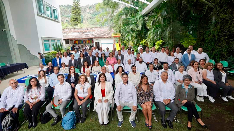 Presenta Cecytem resultados de clases extracurriculares de lenguas originarias