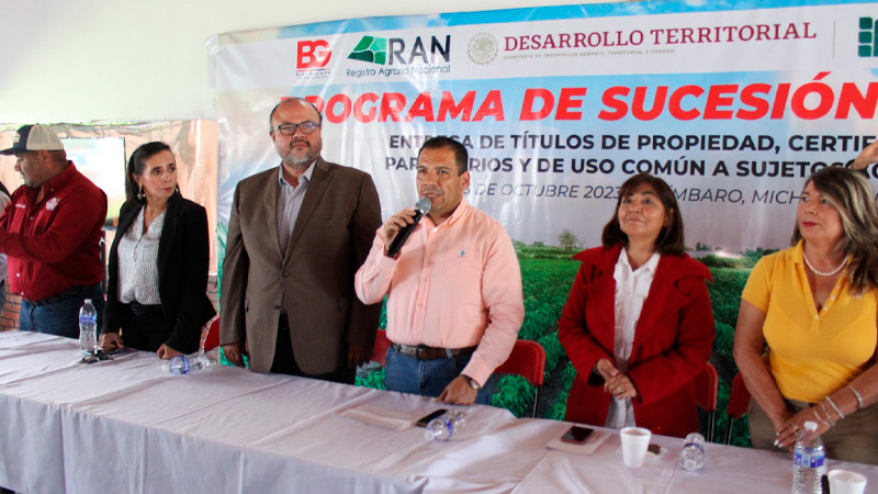 Entregan Gobierno de Tarímbaro y entidades federales, títulos de propiedad y certificados parcelarios 