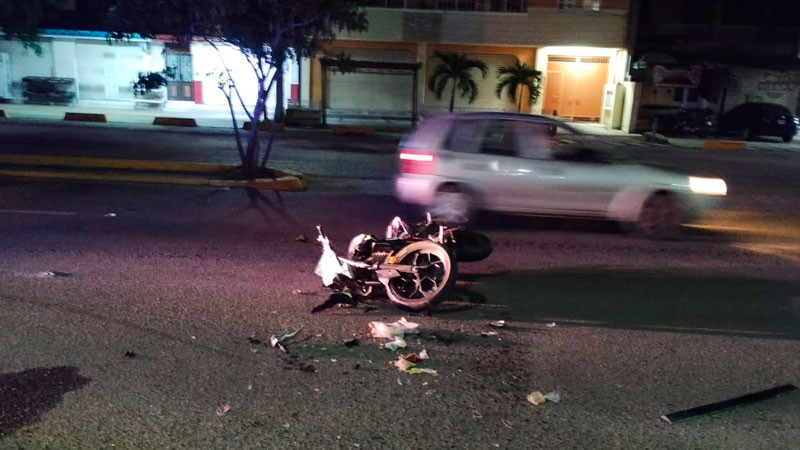 Motociclista resulta lesionado tras chocar con camioneta en Lázaro Cárdenas 