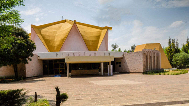 Más de 2 mil personas observaron el eclipse solar en Planetario de Morelia 