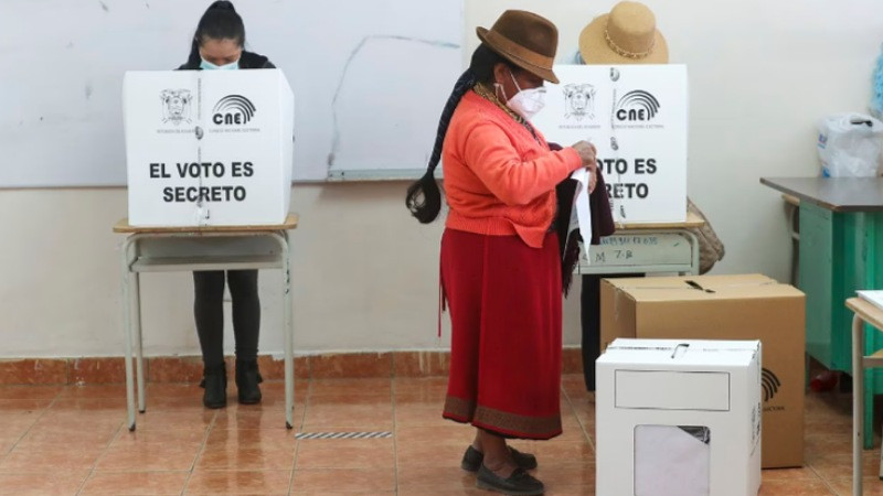 Ecuador arranca segunda jornada electoral bajo tensión por la violencia 