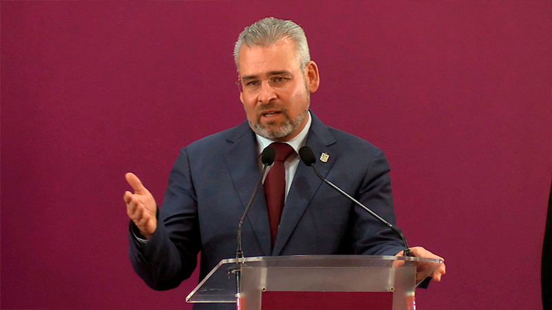 Hospital Universitario y tres campus al interior del estado para la UMSNH en 2024, promete Bedolla 