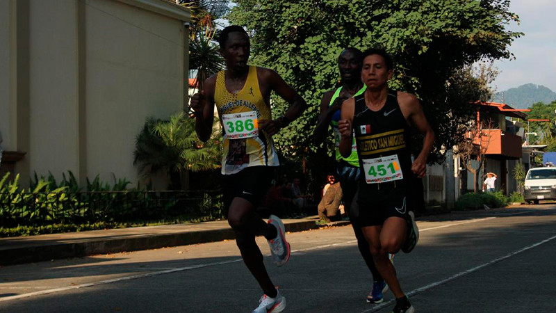 Un éxito, la carrera atlética por el 490 aniversario de Uruapan