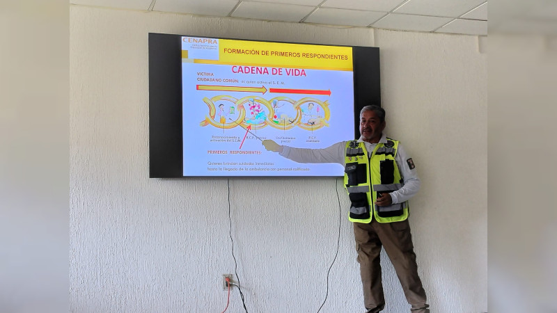 Reciben brigadistas sanitarios capacitación en materia de protección civil