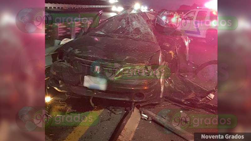 Fuerte accidente sobre la carretera Querétaro-San Luis Potosí, deja dos personas sin vida 