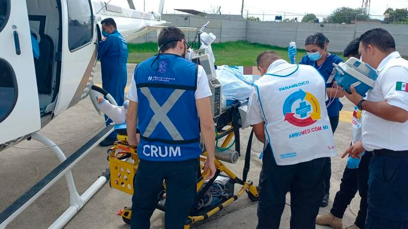 Rescatan y trasladan por helicóptero a una persona de la tercera edad ...