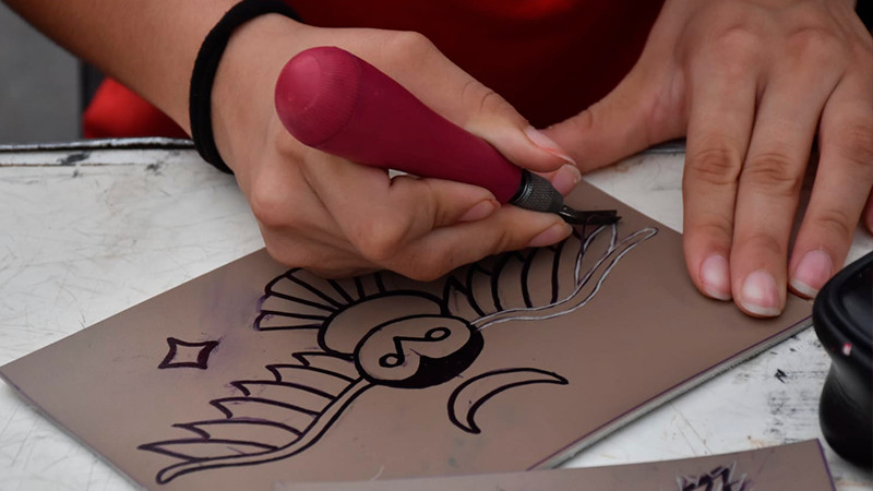 Secum beneficia a 240 personas en Apatzingán con talleres artísticos