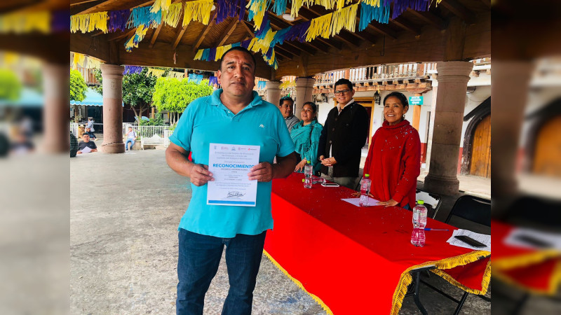 Entregan 18 premios a sector artesanal de Cherán