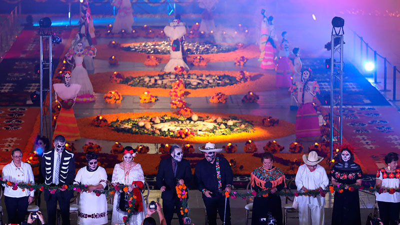 Altar monumental por Día de Muertos en Xalapa busca Récord Guinness 