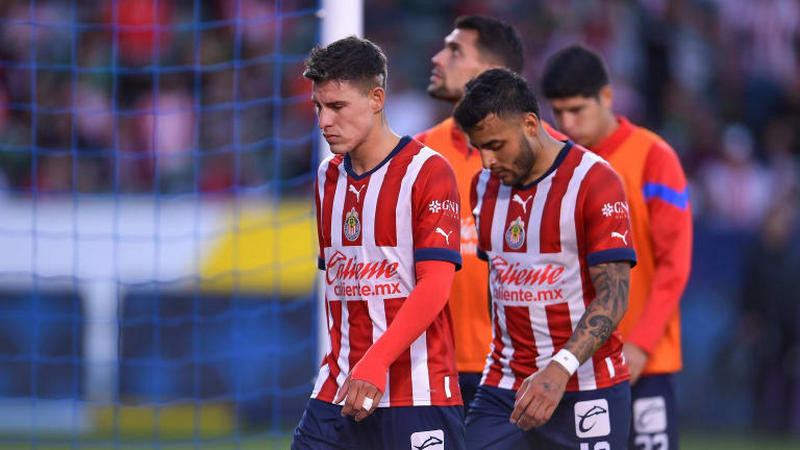 Reintegran a Alexis Vega y a Cristian Calderón a las Chivas; el castigo duró dos semanas 