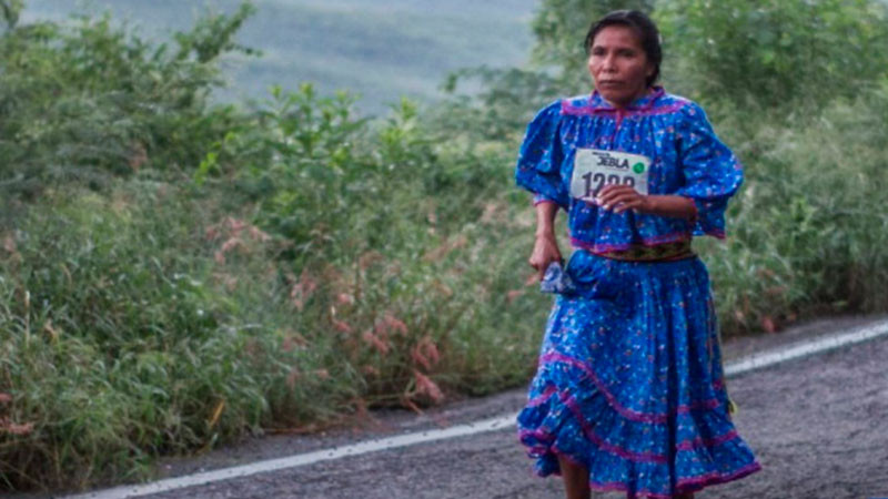 Isadora Rodríguez González, corredora rarámuri gana Maratón Jebla 2023, en Tamaulipas 