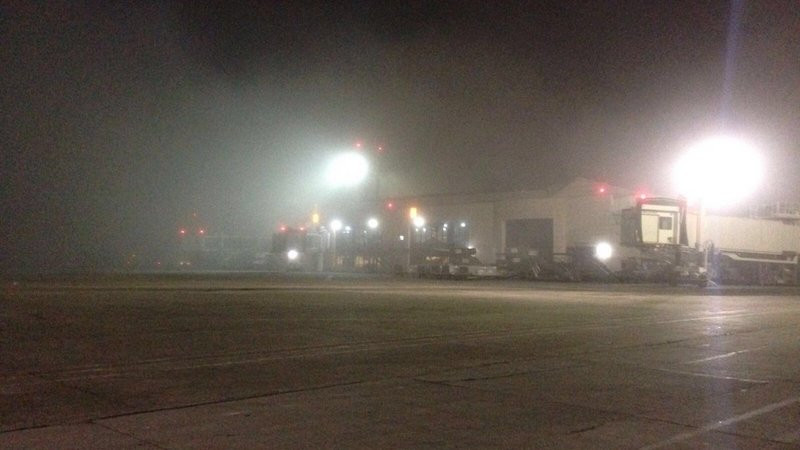 Por banco de niebla, retrasan y cancelan vuelos en el Aeropuerto de Tijuana 