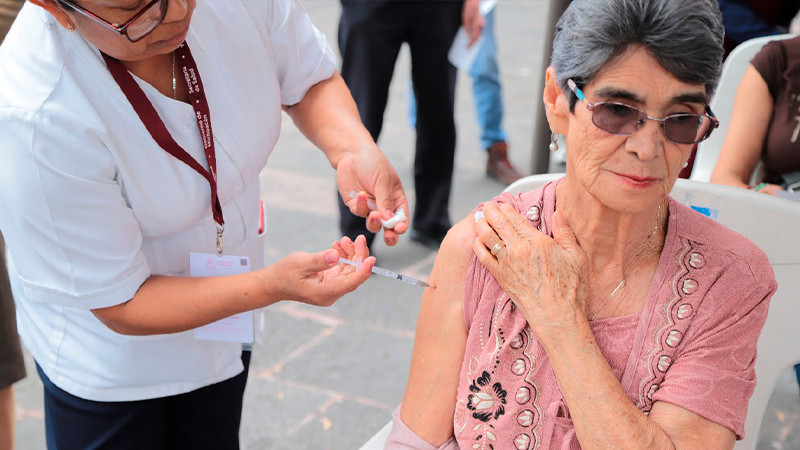 Arranca en Michoacán vacunación contra influenza y COVID-19