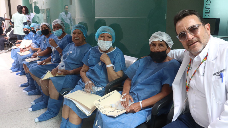 Devuelve vista IMSS Michoacán a 120 pacientes que padecían cataratas
