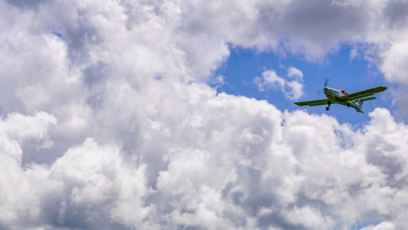 Agricultores acusan uso de avionetas "rompe nubes" en Oaxaca 