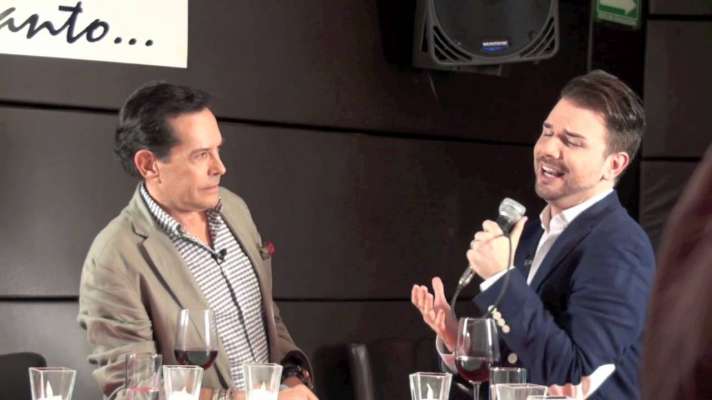 Juan Gabriel encontró a Jas Devael teniendo sexo con un periodista en su cama 