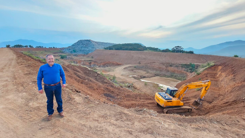Edil de Cd. Hidalgo supervisa los trabajos de la construcción de la segunda celda para el sepultamiento de los residuos sólidos  