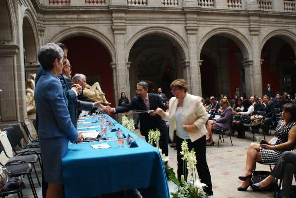 Consolida Facultad de Arquitectura de UMSNH su calidad; recibe Segunda Acreditación - Foto 1 