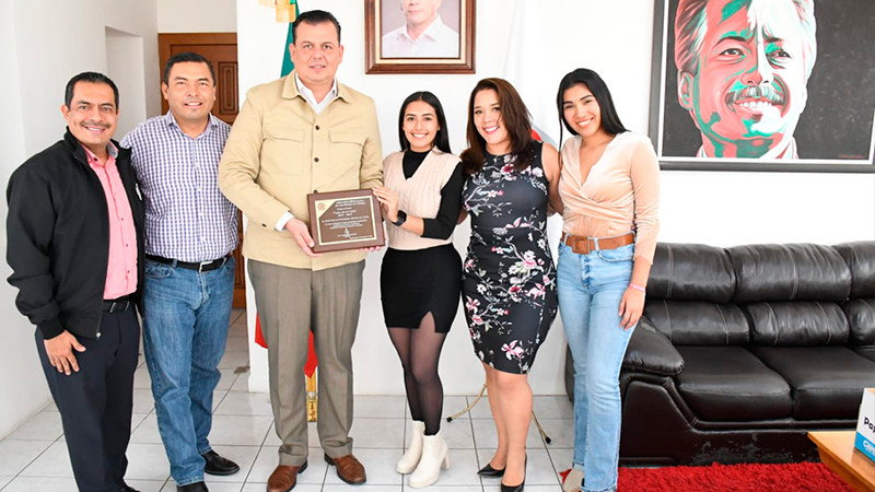 No se debe discriminar a estudiantes con excelencia académica: Memo Valencia 