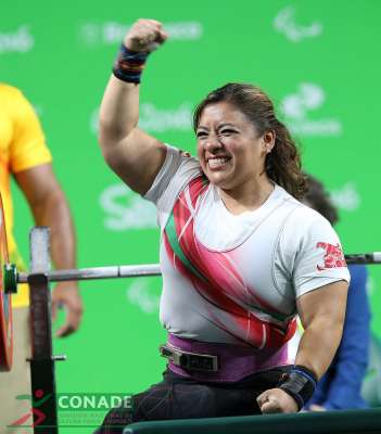 Mexicana Amalia Pérez rompe récord mundial y obtiene oro en levantamiento de potencia - Foto 0 
