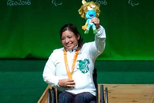 Mexicana Amalia Pérez rompe récord mundial y obtiene oro en levantamiento de potencia - Foto 1 