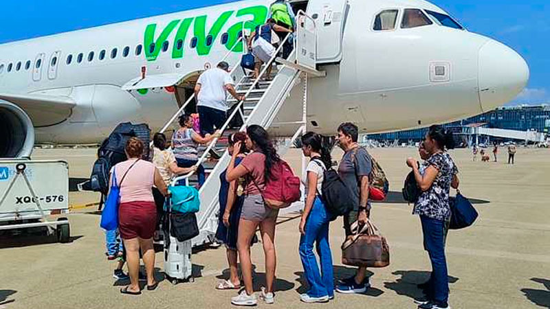 Realizan 14 vuelos de ayuda en primera jornada del puente aéreo con Acapulco 