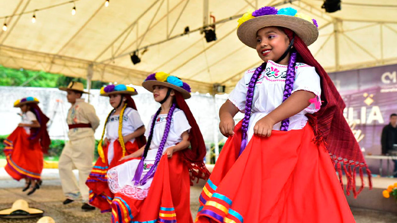 Gran fiesta se vivió en el Colegio de Morelia en la celebración del Día de Muertos
