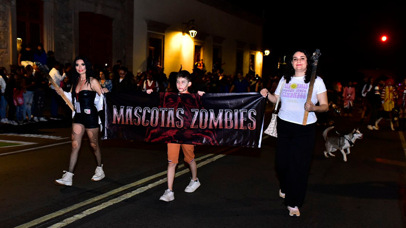 Oleada Zombie invadió la avenida Madero