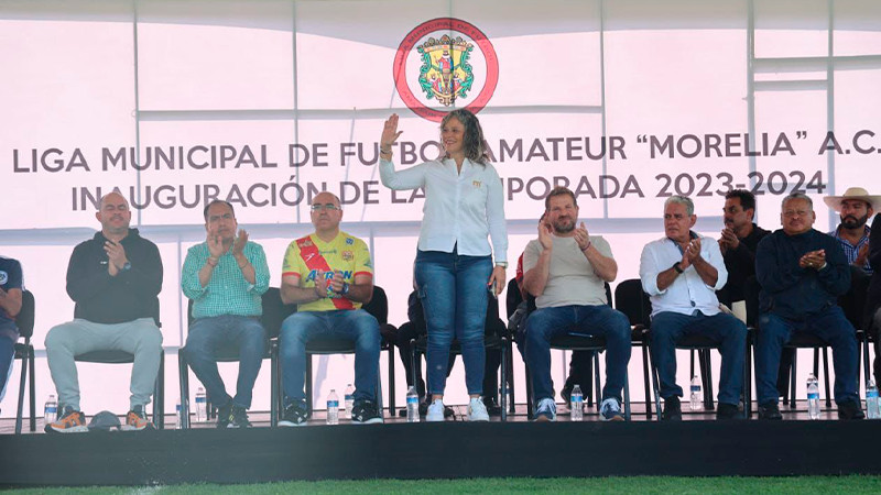 Liga Municipal de Fútbol reconoce trabajo de Alfonso Martínez