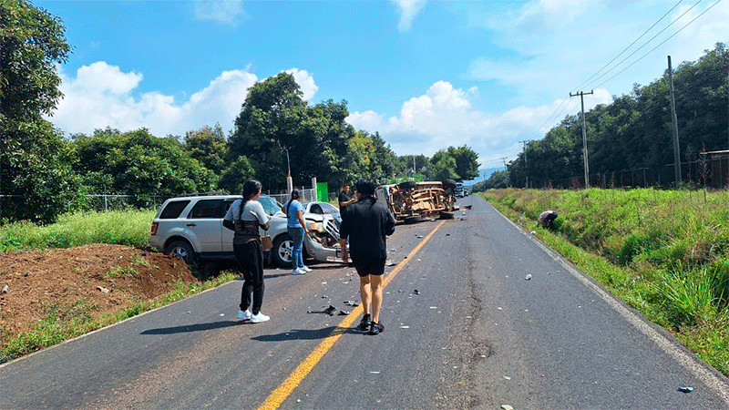 Trágico accidente deja 1 muerto y 9 heridos en Uruapan 