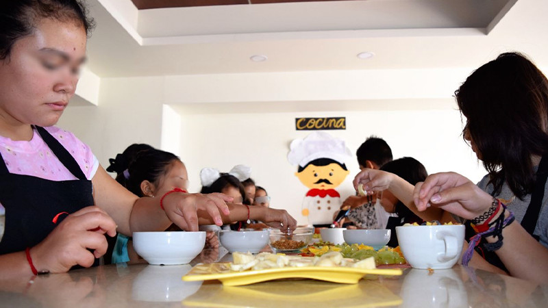 Salud Michoacán brinda servicios de nutrición a menores y adolescentes 