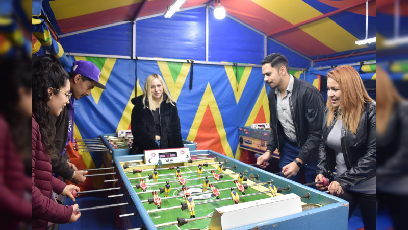 Ciudahidalguenses disfrutan grupos musicales en el marco de la Feria de Todos los Santos 