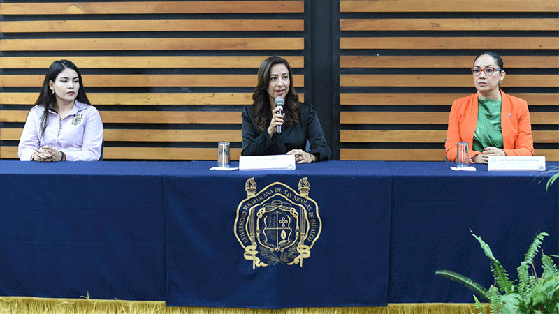 Oferta educativa debe ser atractiva para el mercado laboral, pero también con valores: UMSNH