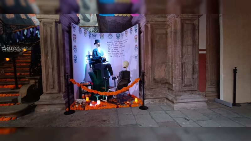Michoacán: patios y pasillos del antiguo Palacio de Justicia se visten con ofrendas por el Día de Muertos 