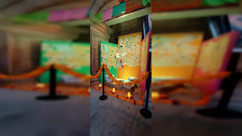 Michoacán: patios y pasillos del antiguo Palacio de Justicia se visten con ofrendas por el Día de Muertos 