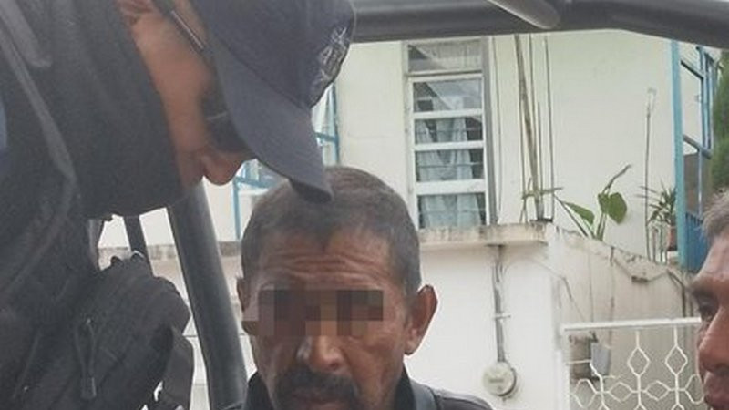 Sujeto intenta robar casa en Metepec; queda atorado y es agredido por vecinos 