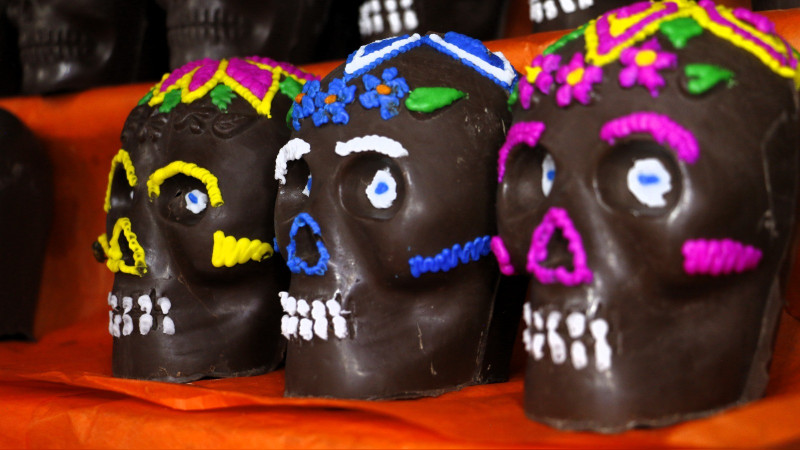 Sin calaveritas no hay altares; más de 20 años de tradición en Pátzcuaro