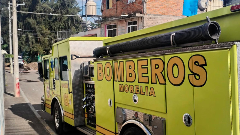 Se registra incendio en la colonia Ignacio Zaragoza, en Morelia, los bomberos ya controlaron las llamas
