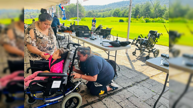 Niños del CRIU Uruapan fueron beneficiados con sillas de ruedas tipo  PCI