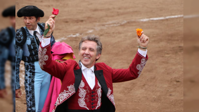 Juan Pablo Llaguno, triunfador de la corrida de toros llevada a cabo en la Plaza de Toros el Relicario, en Cd Hidalgo