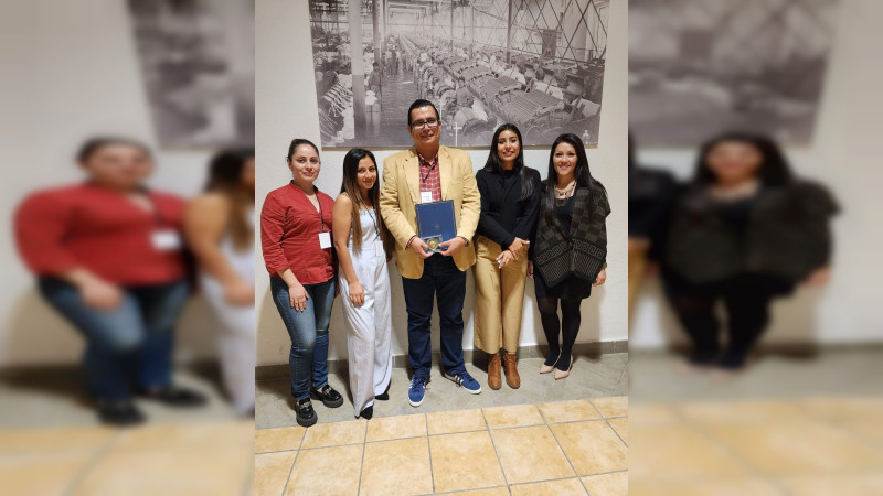 Honores para la UMSNH: el investigador Christian Cortés recibe medalla por sus contribuciones 