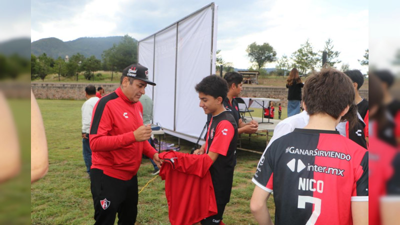 El regidor Luis Gildardo López Bernal inauguró la academia del Atlas FC de Ciudad Hidalgo