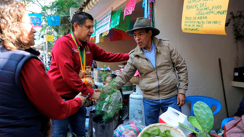 Anuncia Nacho Campos estímulos para pequeños productores agrícolas de Uruapan