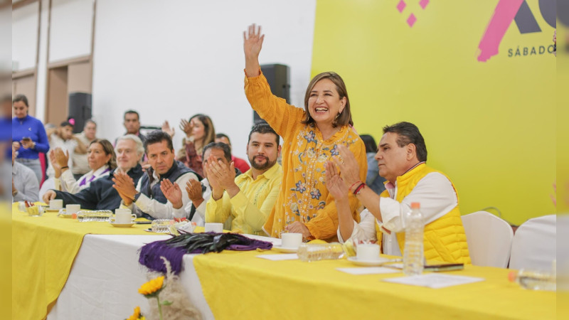 Critican en redes a Xóchitl Gálvez por hacerse acompañar de Silvano Aureoles en visita a Michoacán 