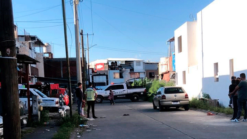 Atacan a balazos a pareja en Valle Real en Uruapan 