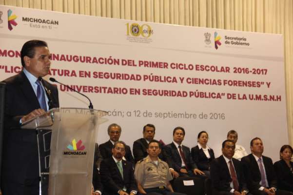 Inicia formalmente impartición de programas de estudios en materia de seguridad, en la UMSNH - Foto 1 