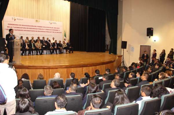 Inicia formalmente impartición de programas de estudios en materia de seguridad, en la UMSNH - Foto 2 