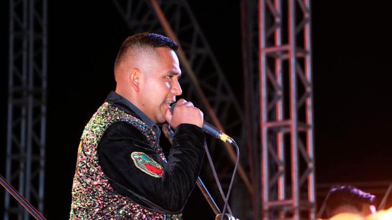 El Rey de Mil Coronas, Lalo Mora, se presento en el Foro de Espectáculos de la Feria de Todos los Santos en CD. Hidalgo