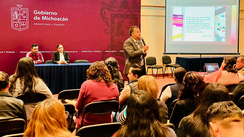 Docentes intercambian experiencias de enseñanza-aprendizaje en media superior 