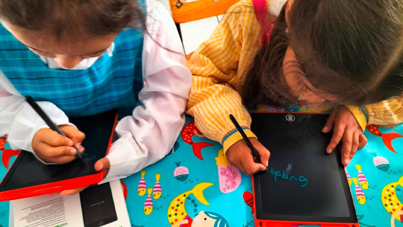 Ganan 15 maestros michoacanos premio Práctica Educativa: SEE 